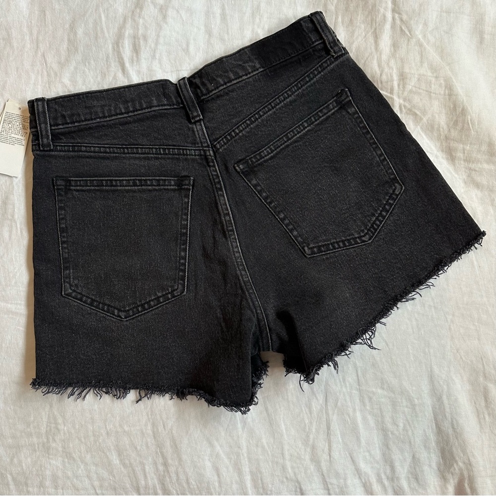 A&F 90s Relaxed Cutoff Shorts - 6 - Picture 2 of 4